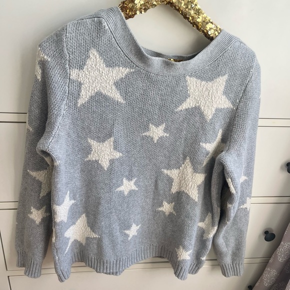 Marled Gray Star Patterned Sweater - Picture 1 of 5